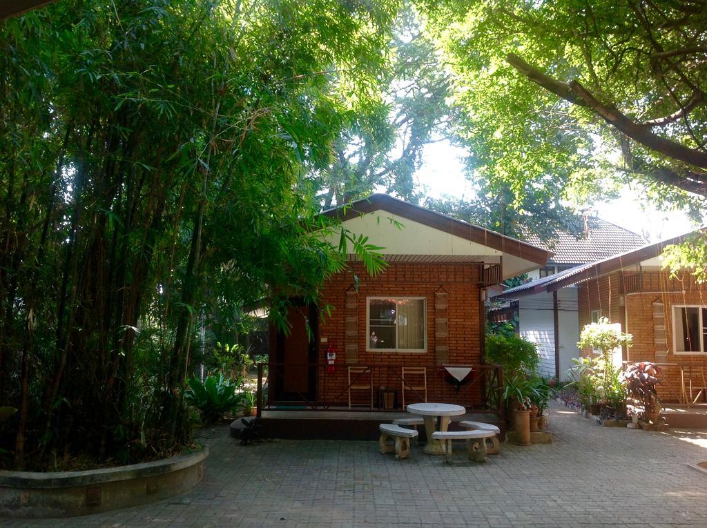 The Pub Guesthouse Chiang Mai Exteriör bild